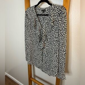 Ann Taylor Black and White Button Down Shirt